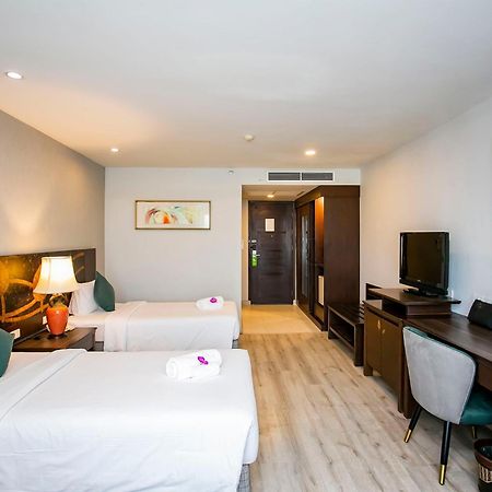 Empress Pattaya Hotel Exterior photo