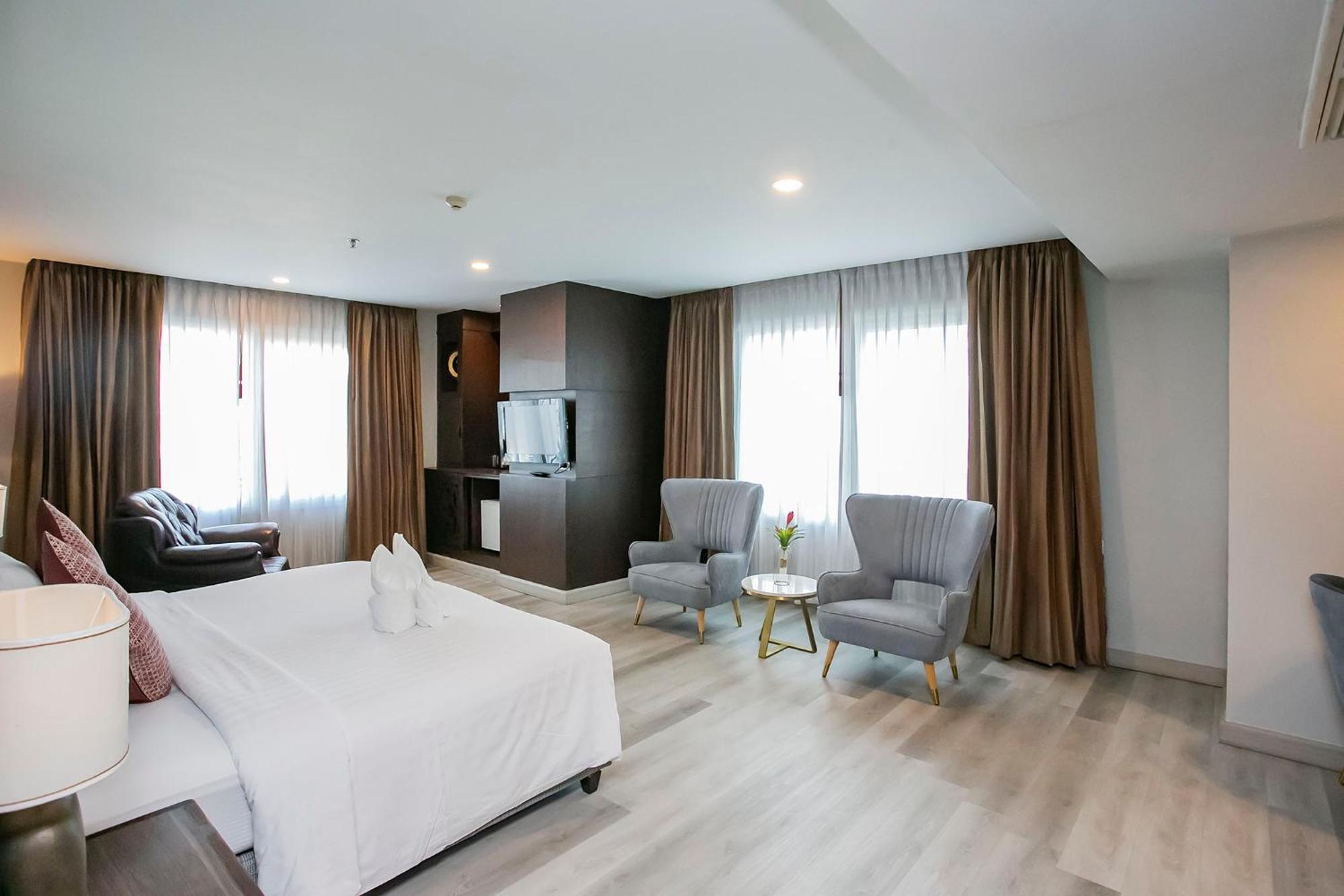 Empress Pattaya Hotel Exterior photo